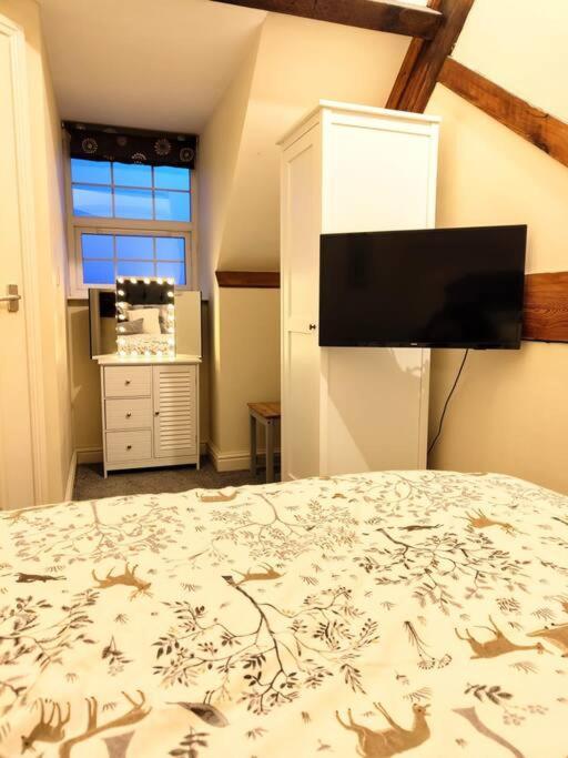 Cosy Central Modern * Nantwich